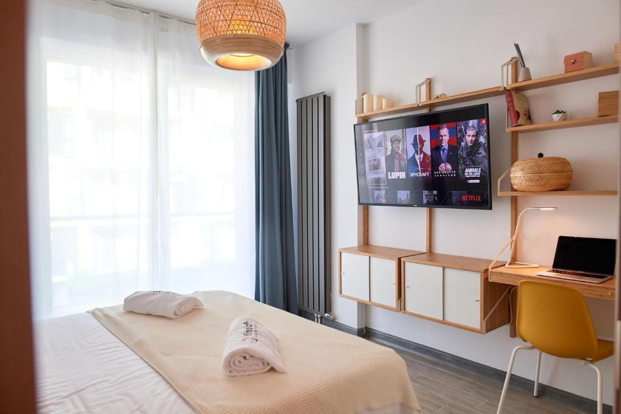 Fineloft Sea View Apartment-Spa N Pools Beach Resort Năvodari Екстериор снимка